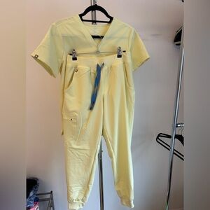 Figs Yellow Women's Track Pants & Jogger Set